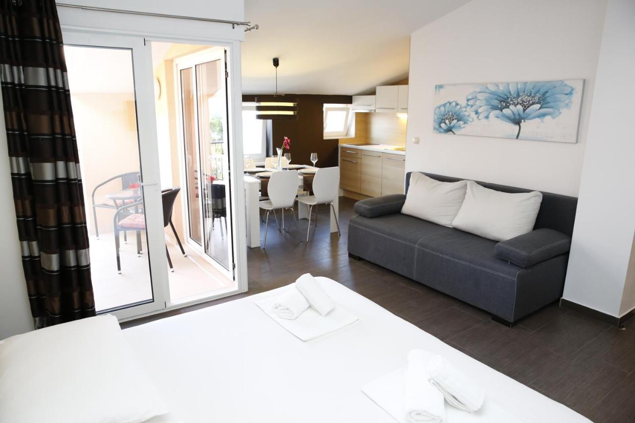 Guest House Lorenta Vodice Exterior foto
