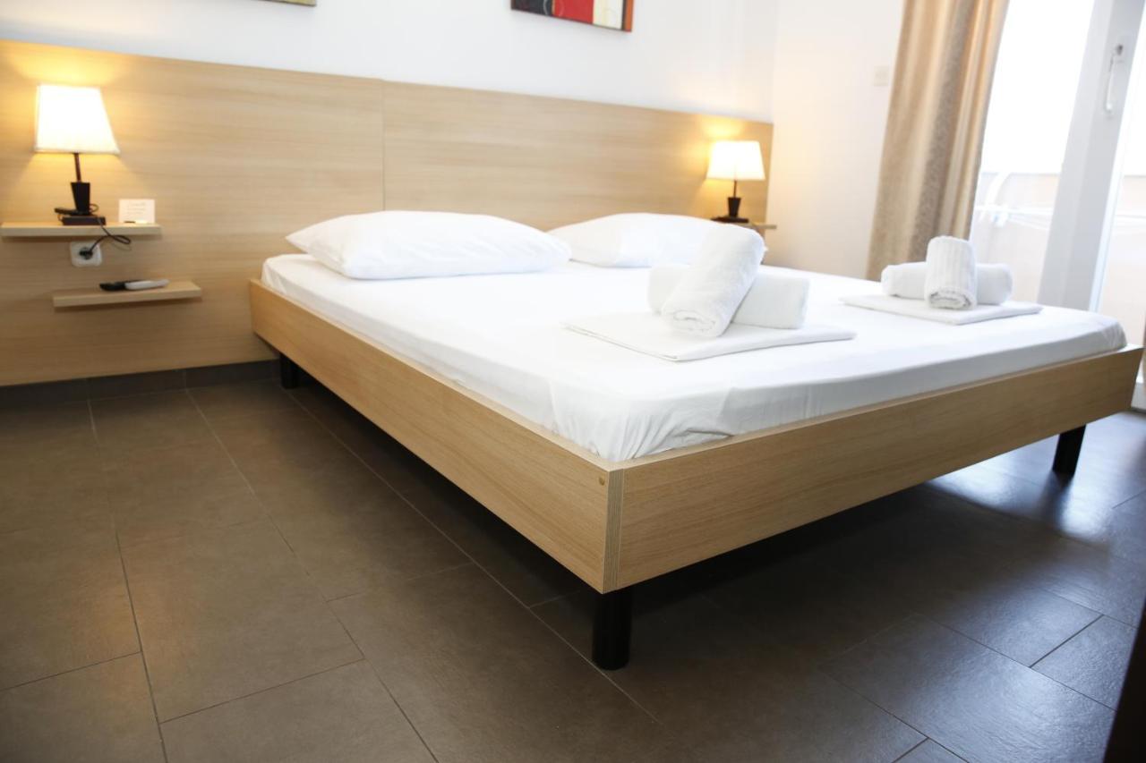 Guest House Lorenta Vodice Exterior foto