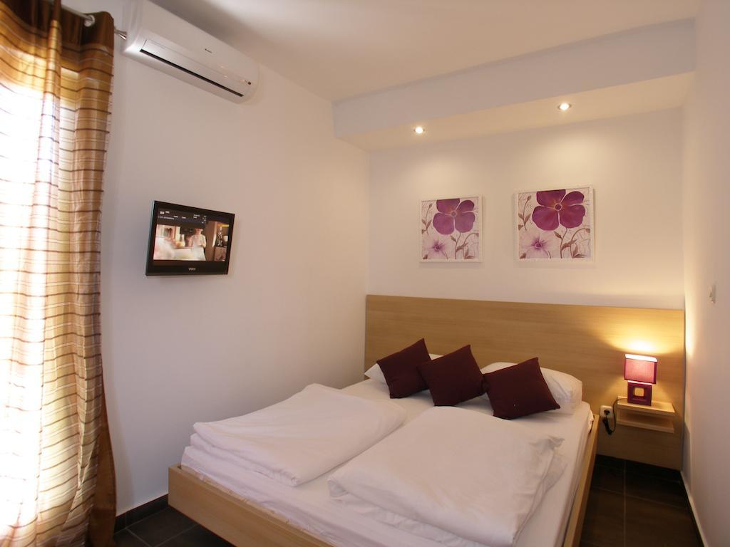 Guest House Lorenta Vodice Habitación foto