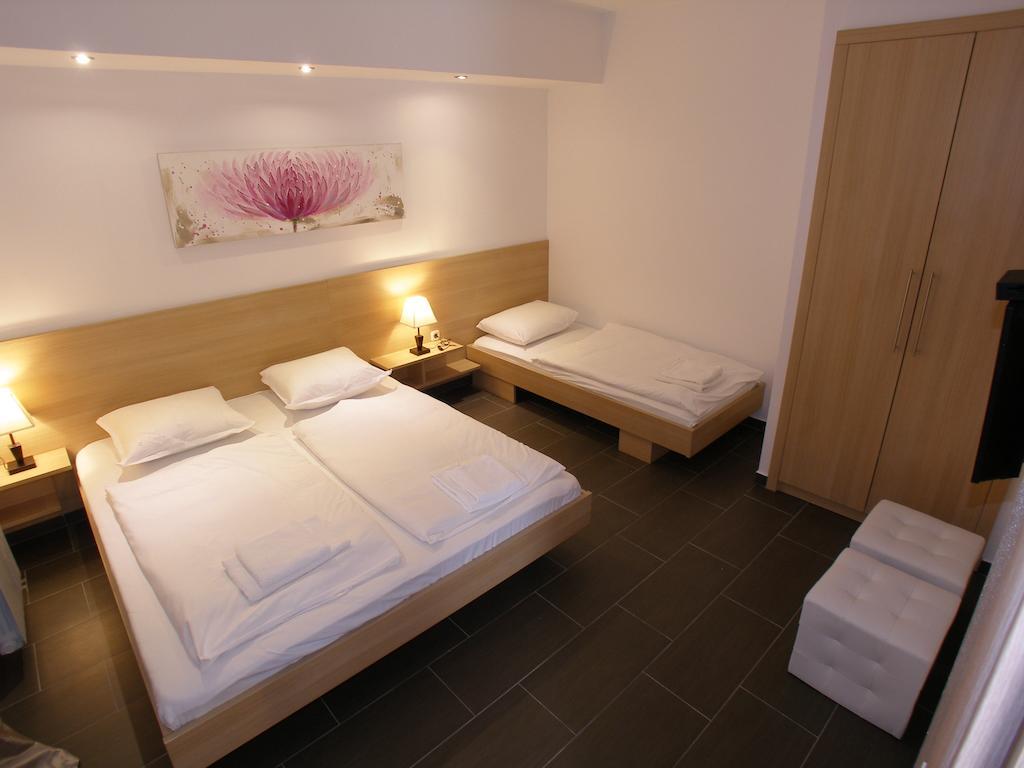 Guest House Lorenta Vodice Habitación foto
